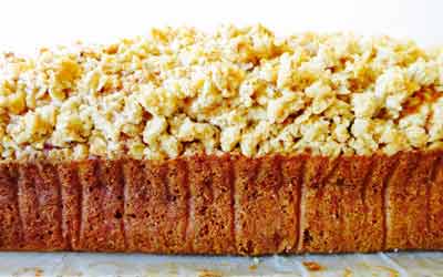 SPICED PUMPKIN BREAD WITH CRUMBLE TOPPING