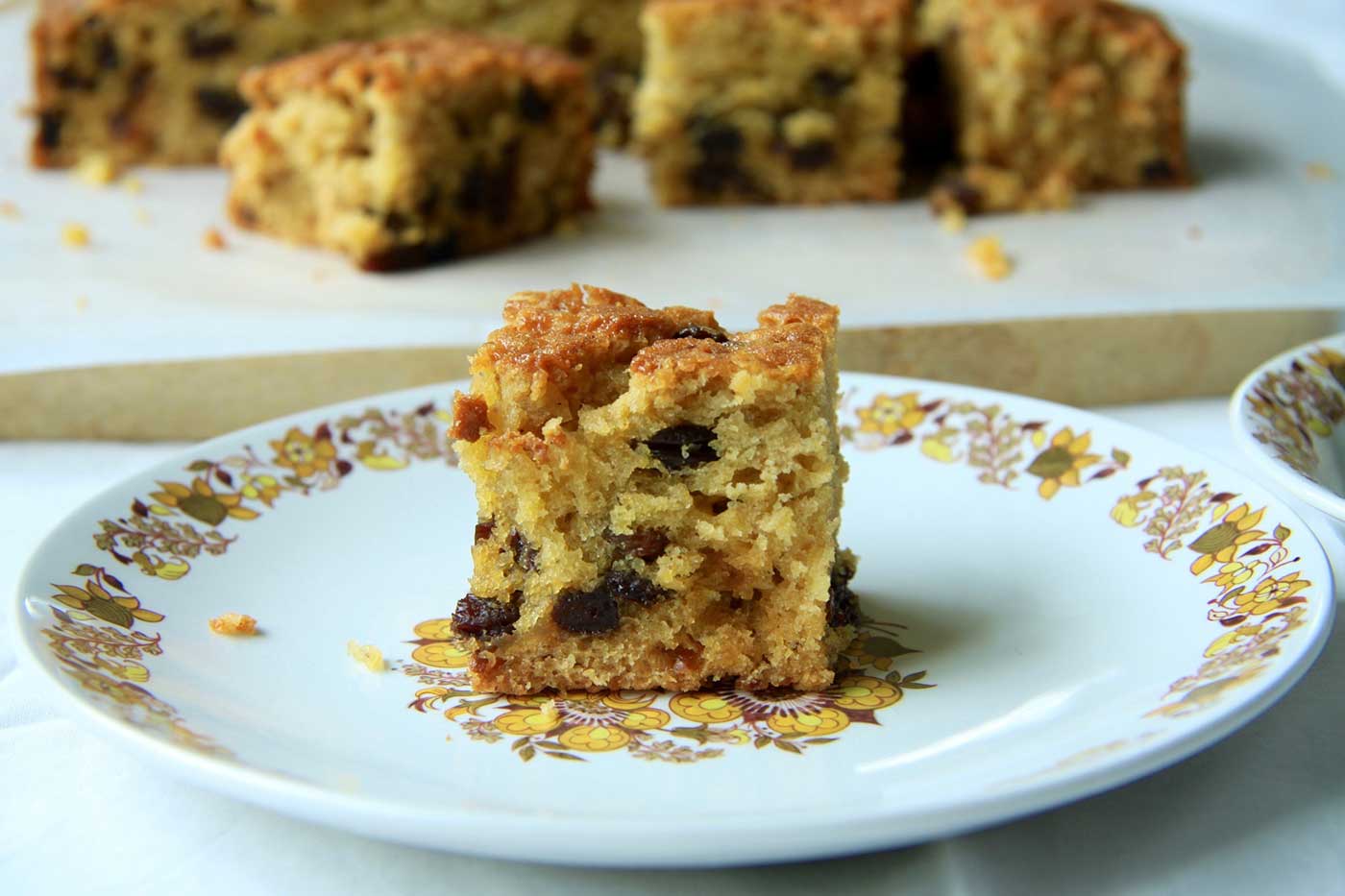 Lovely Wee Days: Thursday baking - sultana cake