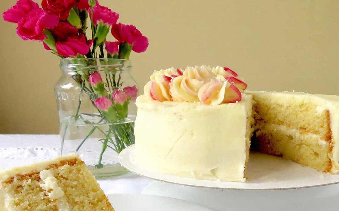 A CLASSIC VANILLA CAKE