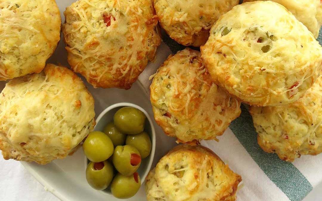 SAVOURY MUFFINS WITH HAM, CHEESE AND GREEN OLIVES