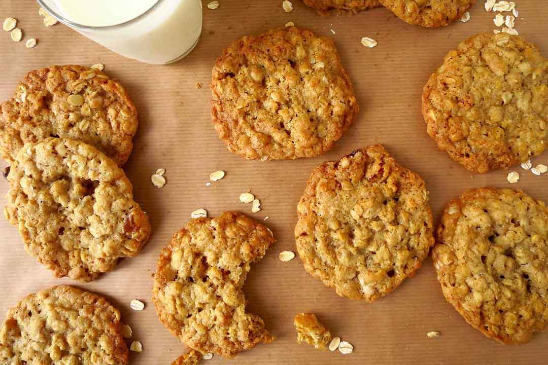 MY FAVOURITE OATMEAL COOKIES - What Sarah Bakes
