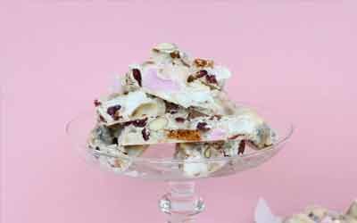 EASY WHITE CHOCOLATE ROCKY ROAD