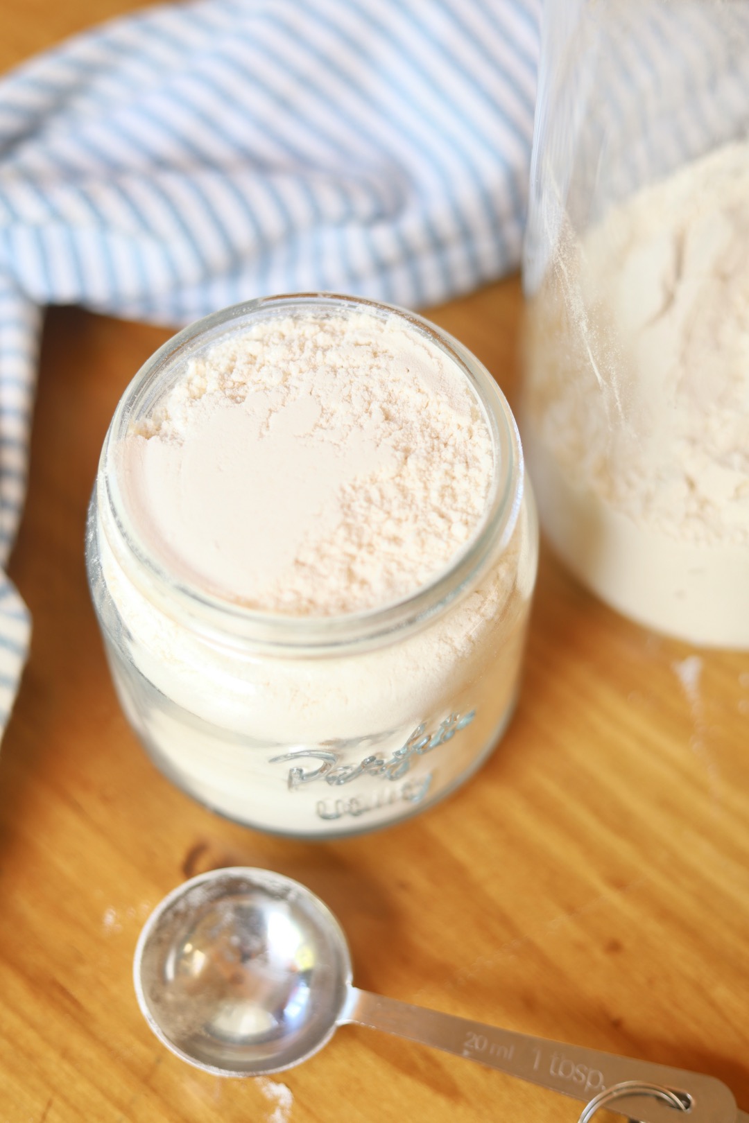 cake flour in jar